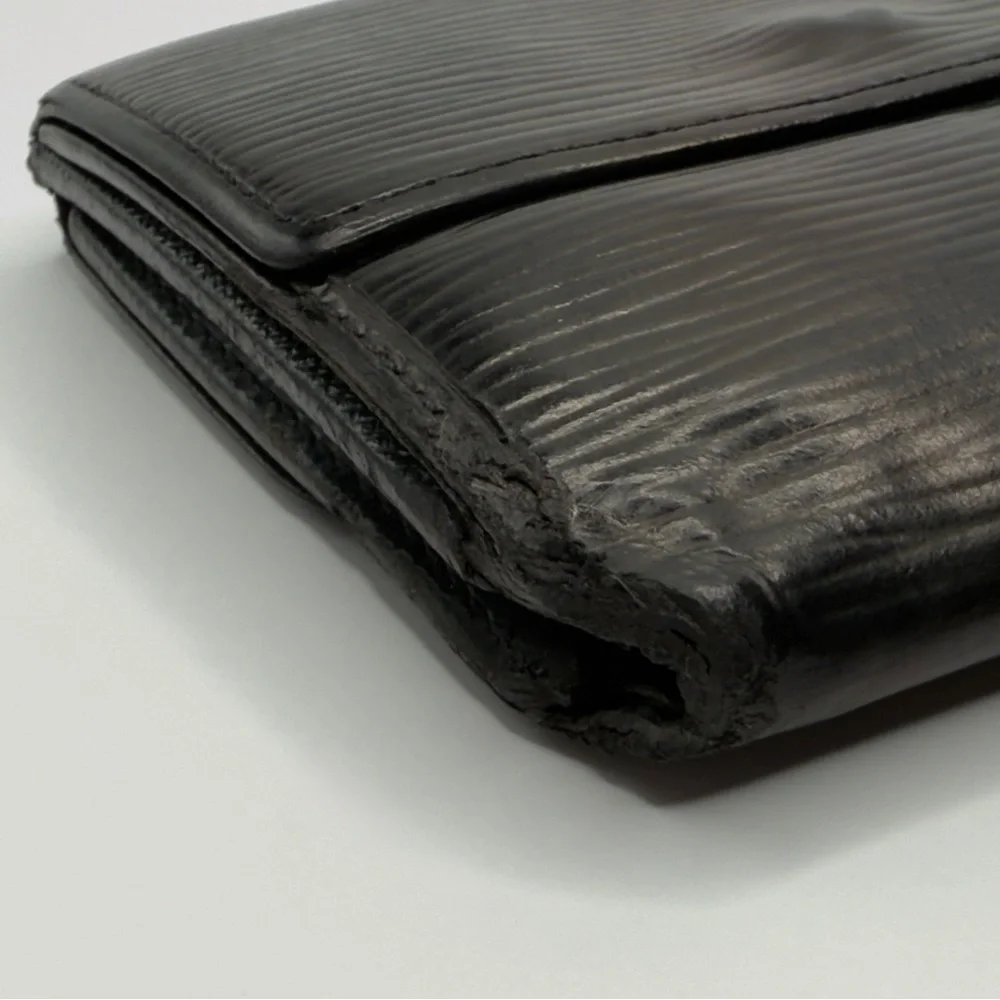 Louis Vuitton Black Epi Leather Elise Compact Tri-Fold Wallet | Unisex | Used |